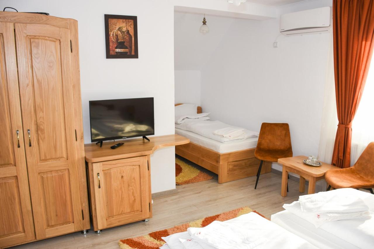 Tomis House 호텔 쿠티에데아게스 외부 사진