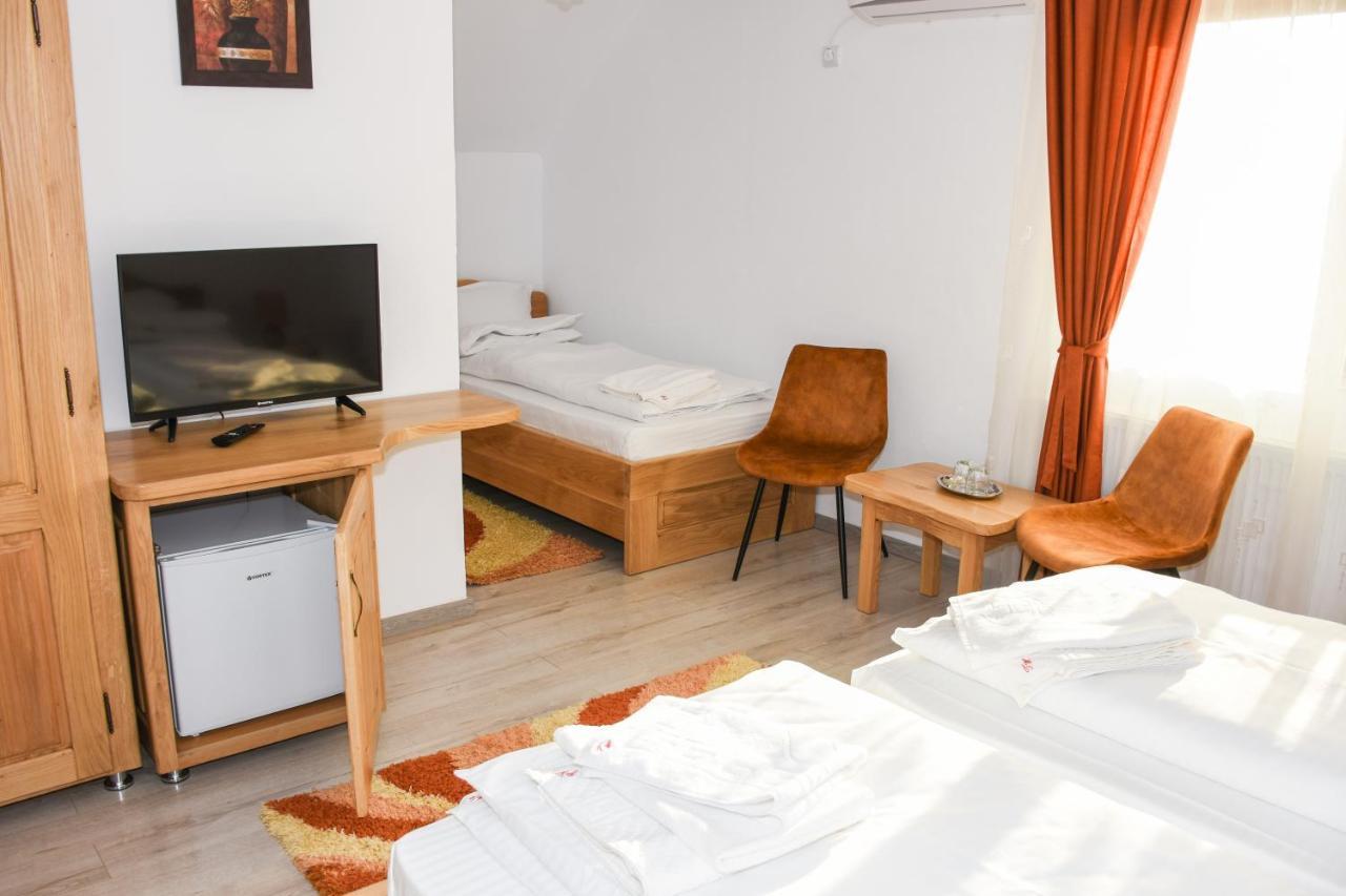 Tomis House 호텔 쿠티에데아게스 외부 사진